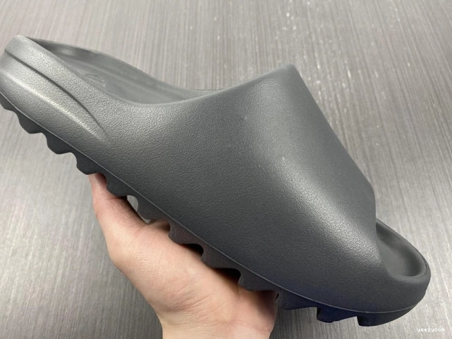 Onyx Adidas Slide HQ6448 Yeezy 0825